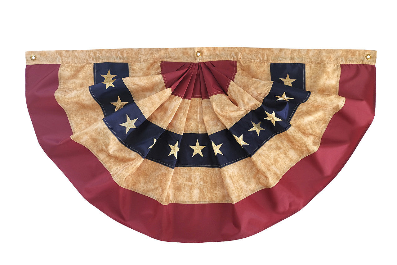 Patriotic bunting with a vintage-inspired tea-stained finish made from outdoor-safe polyester. Adds rustic Americana charm to porches, railings, and garden displays.