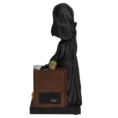 Ghost Face Bobblescape Bobblehead depicting Ghost Face with a bloodied knife, accompanied by a vintage tube TV displaying "Ghost Face Lives" for horror fans.