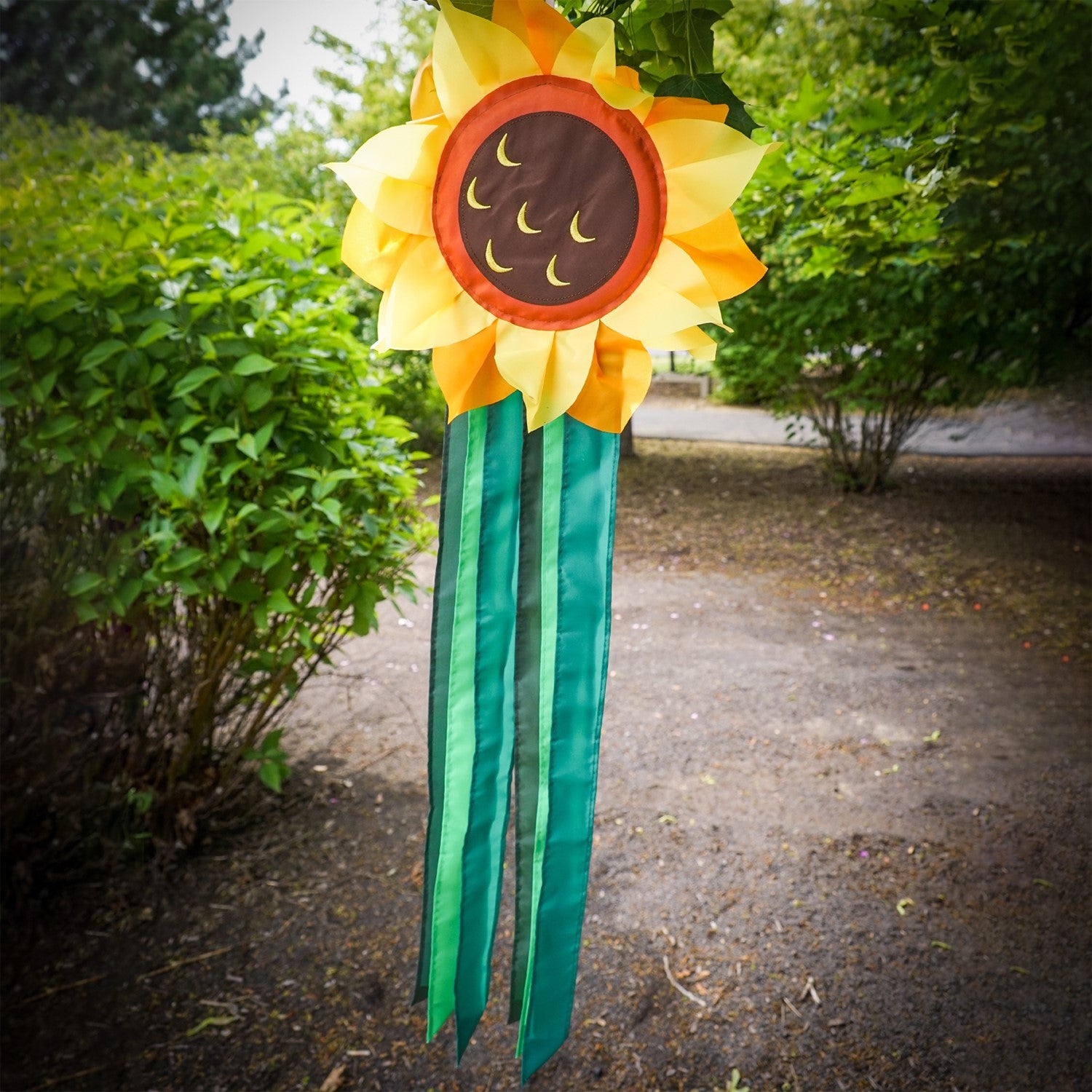 Sunny Flower Floral Windtail featuring vibrant 2D blossoms and fluttering tails designed for outdoor hanging decoration.